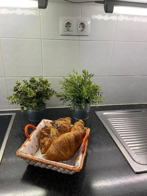 شقة Puskas Apartman كوستا دي أنتيجوا